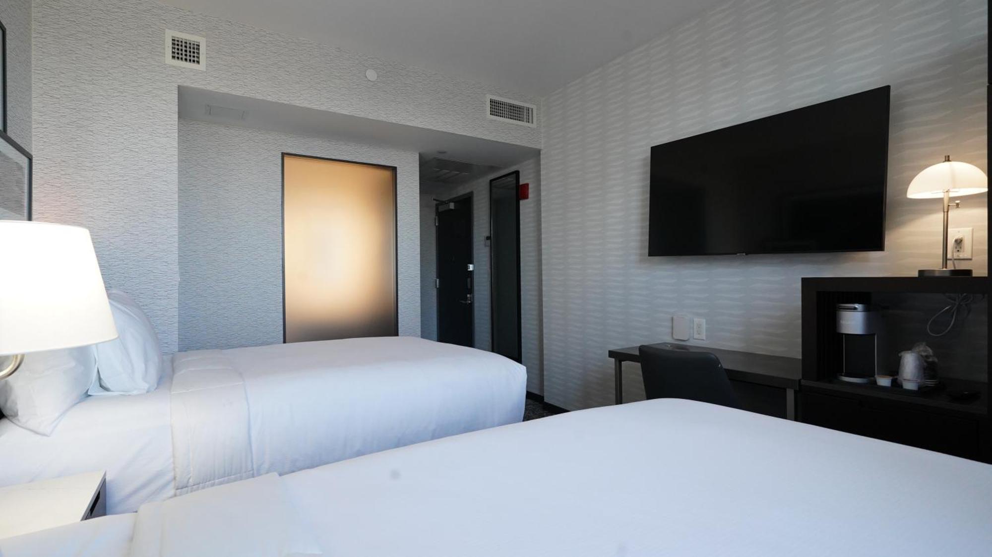 Doubletree By Hilton Long Island City, Ny New York Bagian luar foto